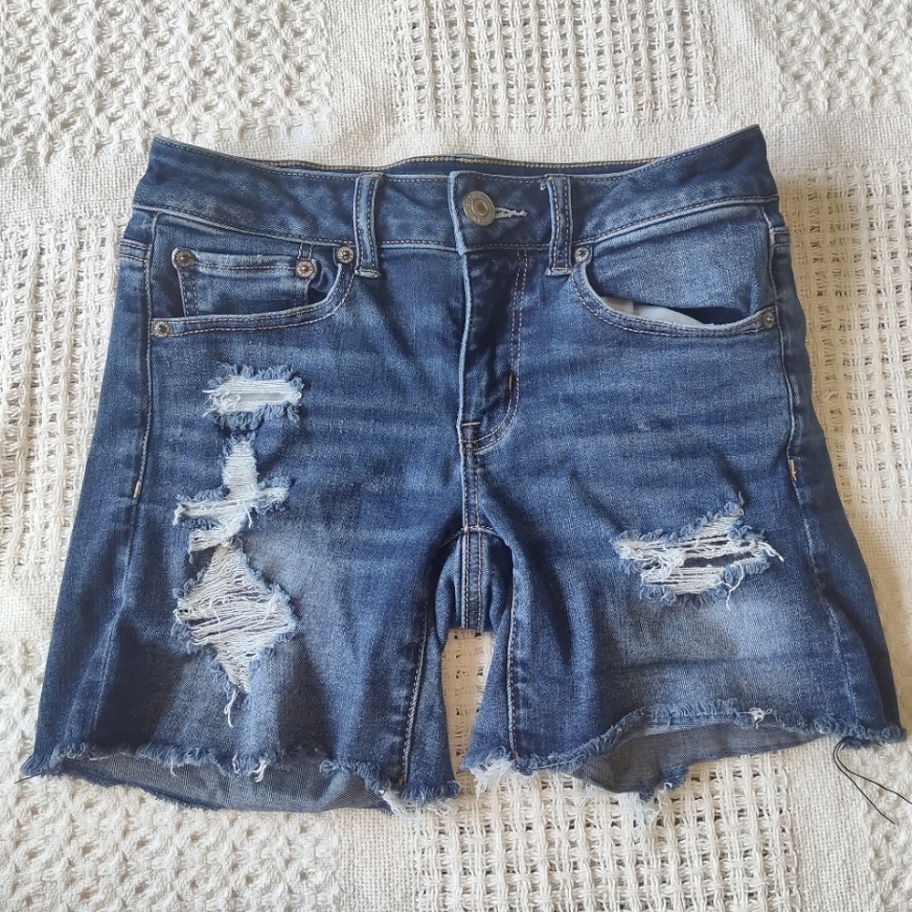American Eagle Outfitters Size 2 Shorts Next Level Stretch Distressed Denim